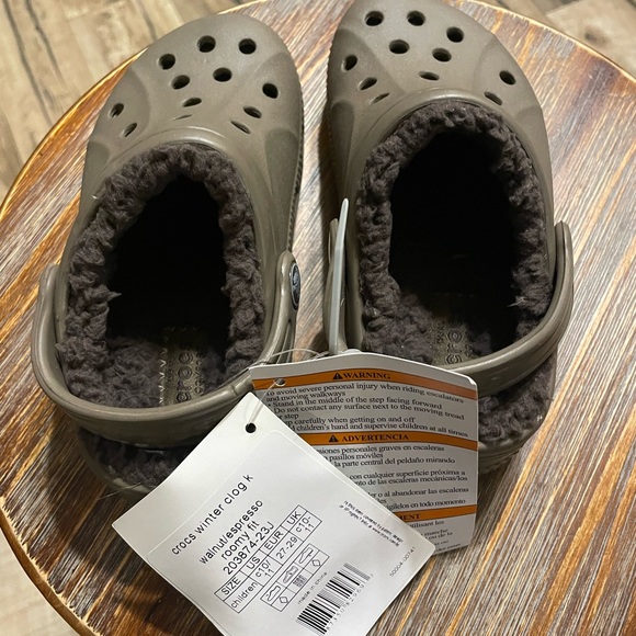 NWT Crocs 203874-23J Winter Clog Walnut / Espresso Roomy Fit Faux Fur Lined C10 - Picture 5 of 5